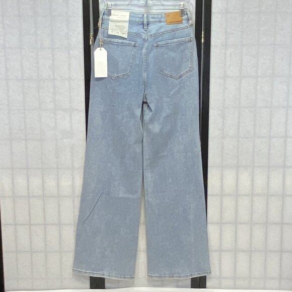 Austin Landing Jewel High Rise Wide Leg Light Wash Denim Jeans Vintage Style NEW - Picture 2 of 12